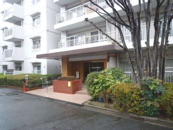 【日商岩井芦花公園マンション】エントランス 【日商岩井芦花公園マンション】エントランス