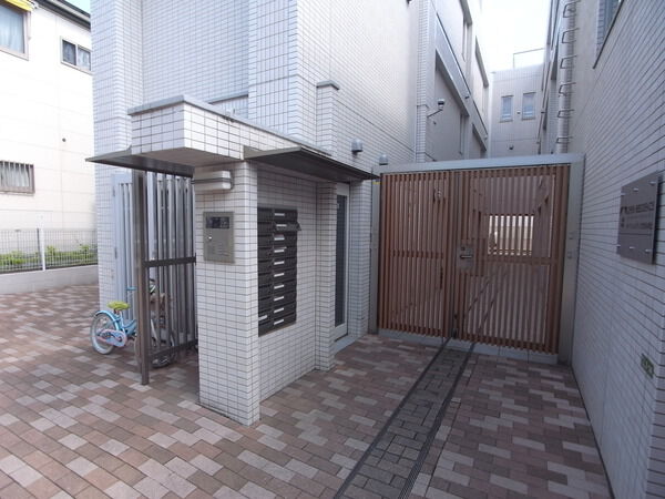 【オープンレジデンス世田谷梅丘】エントランス