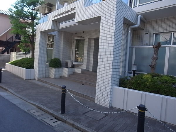 【ライオンズマンション綾瀬第2】エントランス 【ライオンズマンション綾瀬第2】エントランス