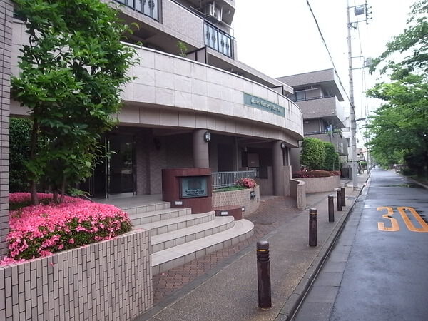 【ライオンズガーデン北綾瀬】エントランス 【ライオンズガーデン北綾瀬】エントランス