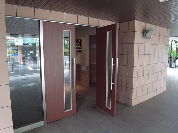 【ダイアパレス亀有親水公園】エントランス