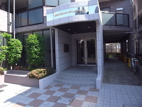 【ライオンズマンション北綾瀬第8】エントランス 【ライオンズマンション北綾瀬第8】エントランス