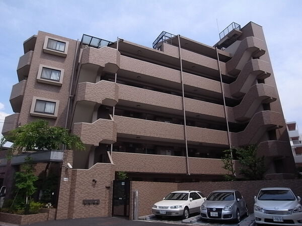 【ライオンズヴィアーレ金町】外観写真