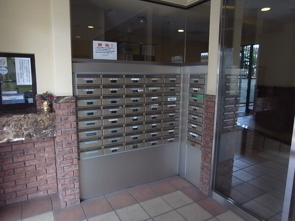 【ライオンズガーデン金町】エントランス