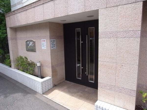 【プレールドゥーク東京EAST】エントランス
