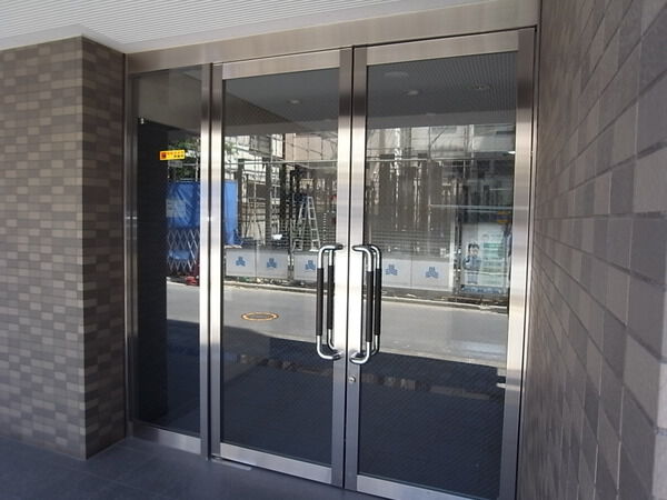 【シャンノール綾瀬Ⅱ】エントランス