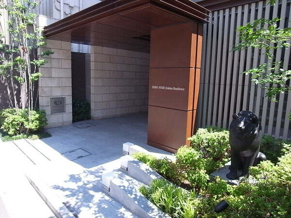 【ライオンズ綾瀬ステーションレジデンス】エントランス