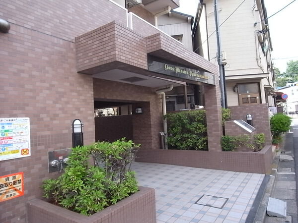 【ライオンズマンション柴又駅前】エントランス 【ライオンズマンション柴又駅前】エントランス