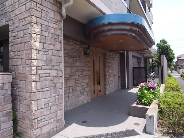 【エクセルシオール金町】エントランス