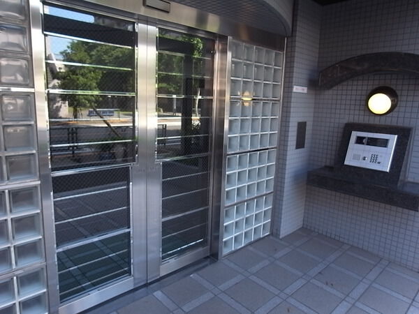 【エヴァーグリーン堀切】エントランス 【エヴァーグリーン堀切】エントランス