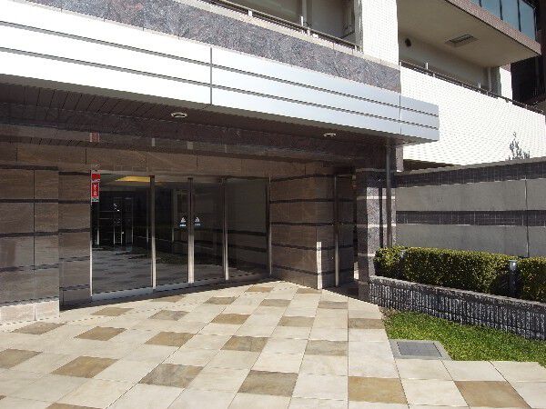 【リーデンススクエア一之江】エントランス