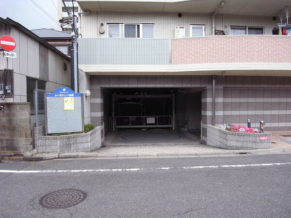 【セレーノ船堀】駐車場アプローチ