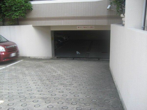 【ヴィルヌーブ葛西臨海公園】駐車場入口