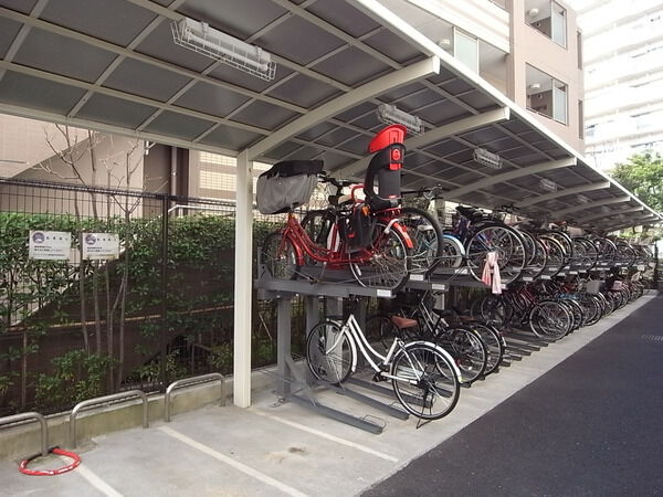 【クレストフォルム葛西臨海公園】自転車置場