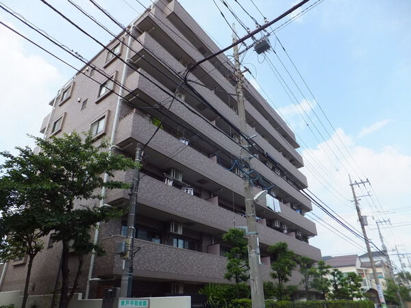 【ライオンズマンション青戸平和公園】外観