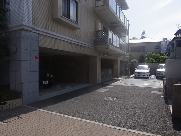 【イクシア小岩】敷地内駐車場