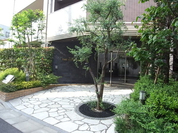 【グローベルザ・シティ平井】エントランス 【グローベルザ・シティ平井】エントランス