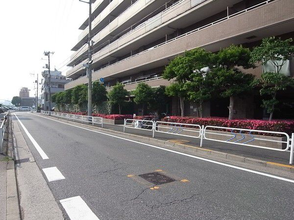 【コスモ平井南リバータウン】前面道路