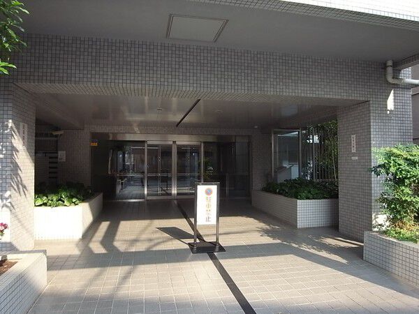 【マートルコート平井】エントランス