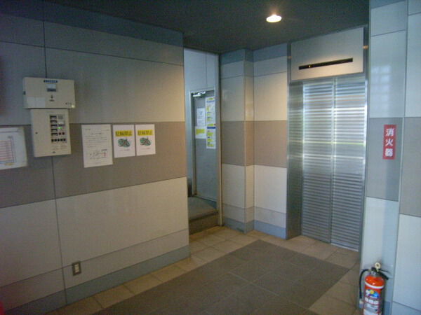 【コンフォート入谷】エントランス２