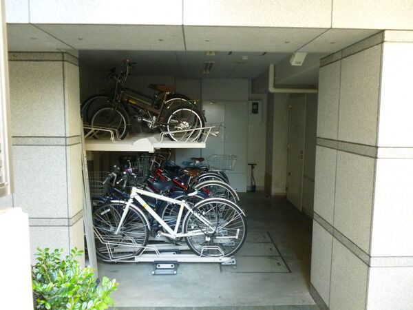 【藤和シティホームズ蔵前駅前クレーデルコート】駐輪場