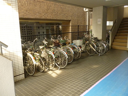 綺麗で綺麗な中古自転車だけで8000円 地下鉄浅草・蔵前駅 めずらしく