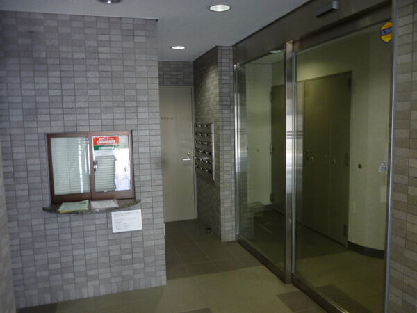【藤和シティホームズ上野下谷神社前】エントランス２