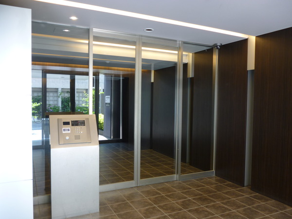 【ラグジュアリーアパートメント三ノ輪】エントランス2 【ラグジュアリーアパートメント三ノ輪】エントランス2