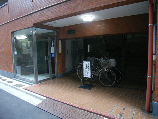 【ルーブル金杉】エントランス