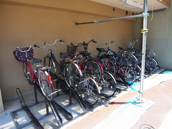 【レクセルマンション船橋夏見エアリーヒル】敷地内駐輪場
