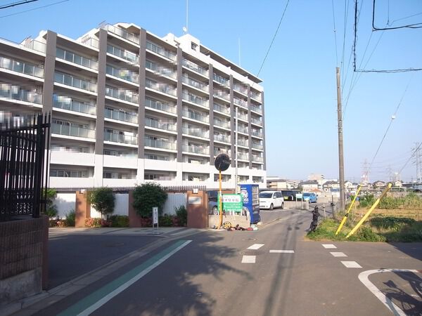 【ルネサンスヴィラズフォート】前面道路