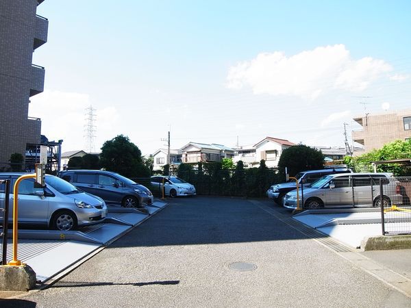 【ライオンズマンション津田沼前原】敷地内駐車場