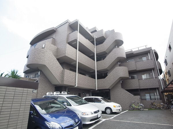 【ローズガーデン浦安弐番館】敷地内駐車場 【ローズガーデン浦安弐番館】敷地内駐車場