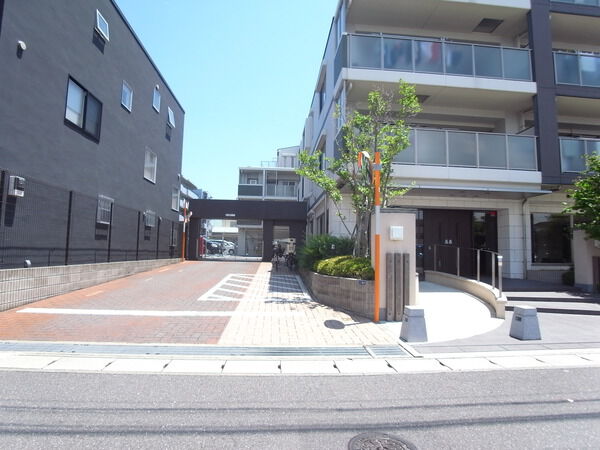 【レクセルプライム新浦安】エントランス 【レクセルプライム新浦安】エントランス