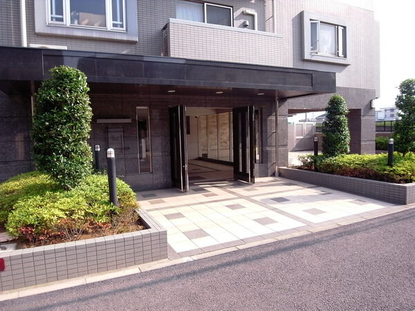 【グランデュール東松戸】エントランス