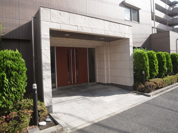 【コニファーコート東松戸】エントランス