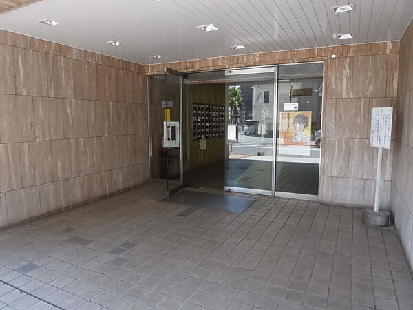 【サンハイツ南流山】エントランス