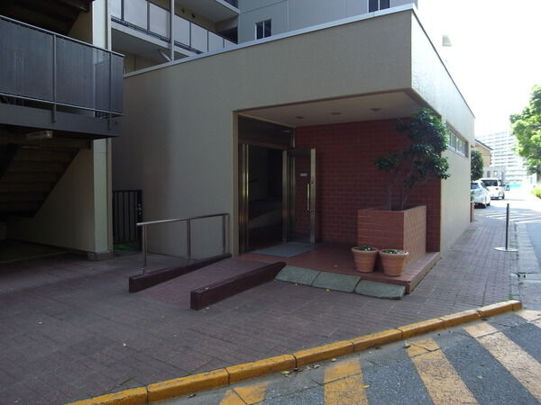 【津田沼アカシアハイツ】エントランス