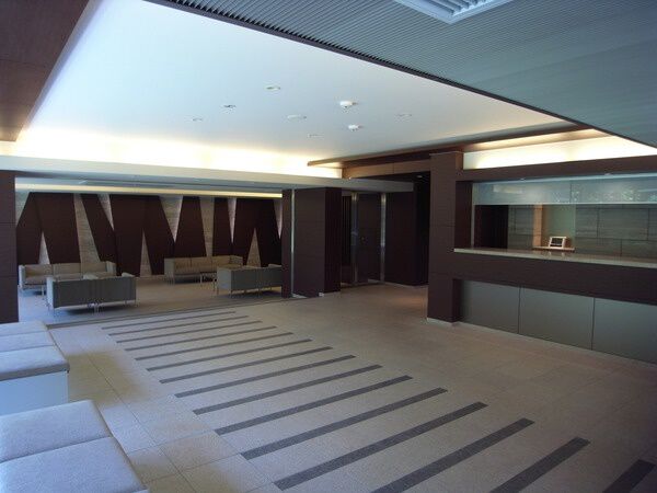 【ブランズ東雲】エントランス内