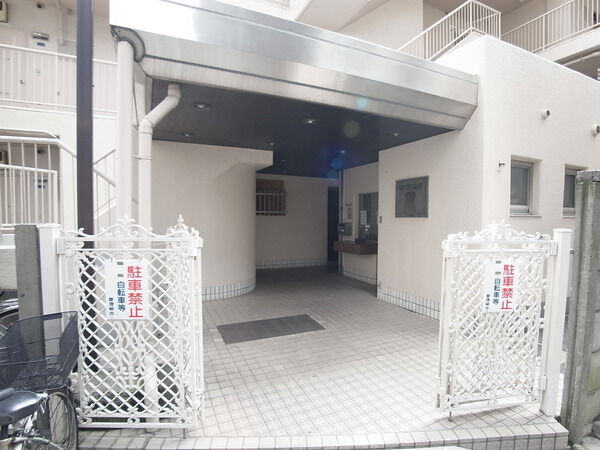 【ダイアパレス三河島】エントランス 【ダイアパレス三河島】エントランス