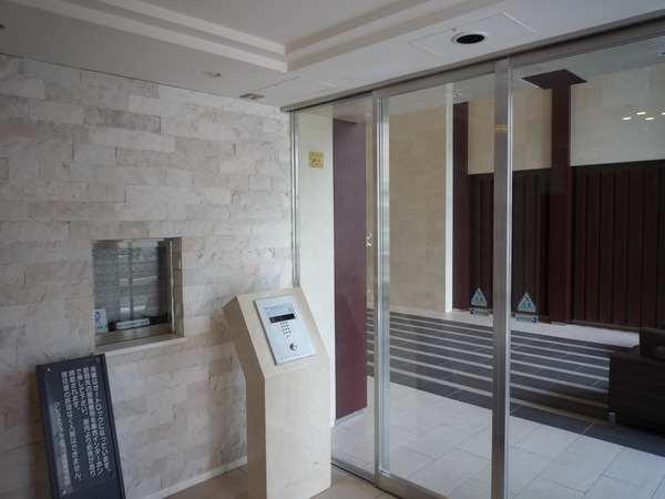 【クレストフォルム荒川遊園】風除室