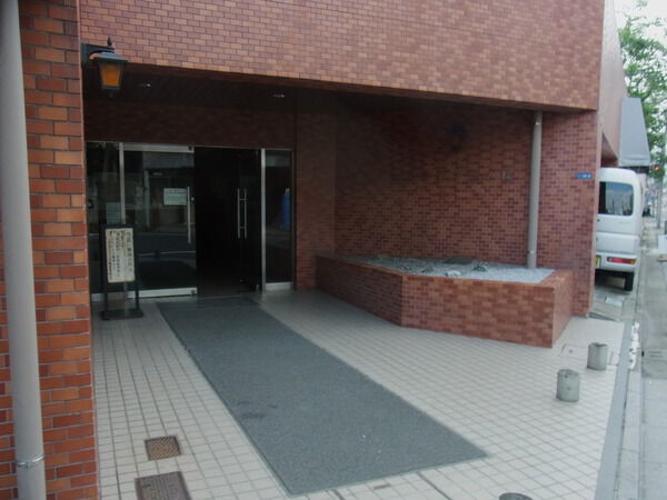 【ユニライフ三ノ輪】アプローチ