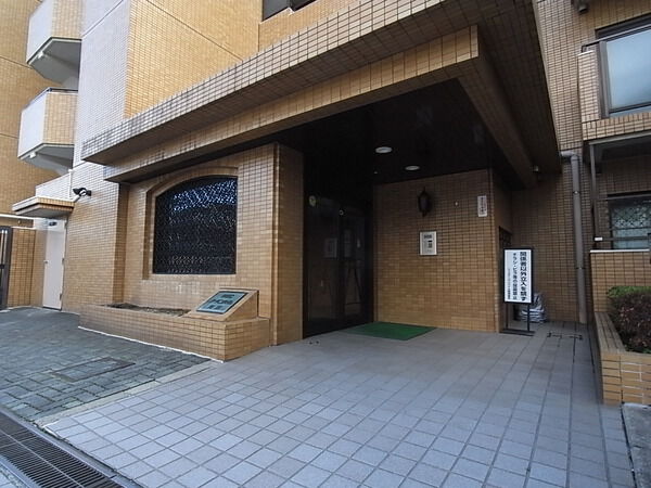 【ニックアーバンハイム町屋】アプローチ