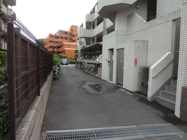 【モアグランデ東伏見アルテシモ】駐車場