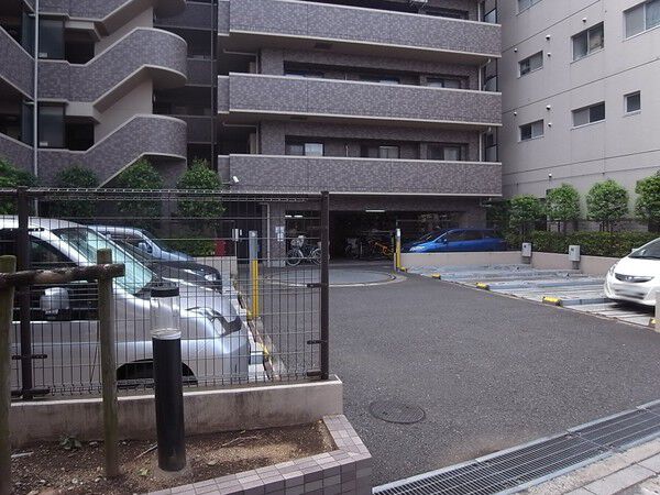 【ライオンズシティ田無】駐車場 【ライオンズシティ田無】駐車場