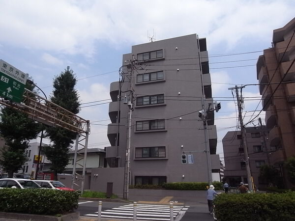 【サンレイ高野台】マンション外観
