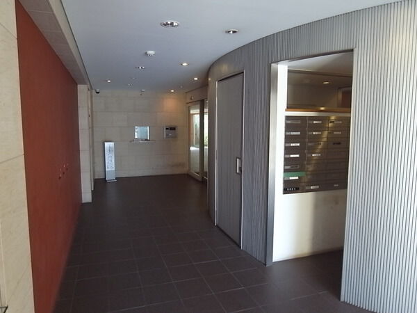 【ハイセレサ井草の森デュオガーデン】エントランスホール 【ハイセレサ井草の森デュオガーデン】エントランスホール