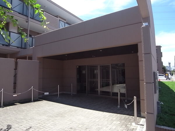 【ライオンズマンション光が丘公園】エントランス外観 【ライオンズマンション光が丘公園】エントランス外観