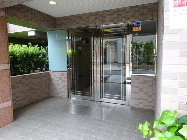 【ナイスアーバン練馬平和台】エントランス 【ナイスアーバン練馬平和台】エントランス