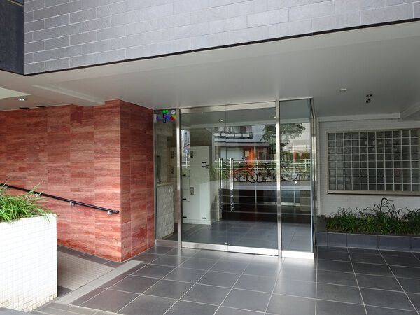 【パレ平和台】エントランス 【パレ平和台】エントランス